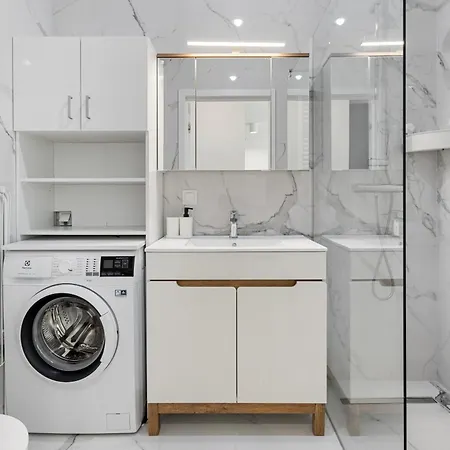 Very Berry - Katowicka 2c - Z Balkonem I Garazem- Self Check In 24h Apartment Poznan